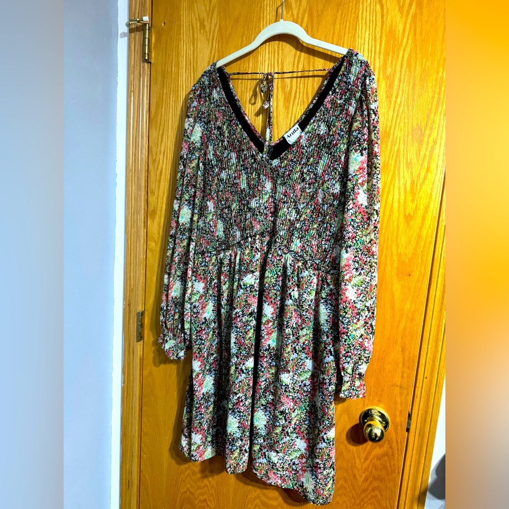 Like new Arula size C dress mini floral